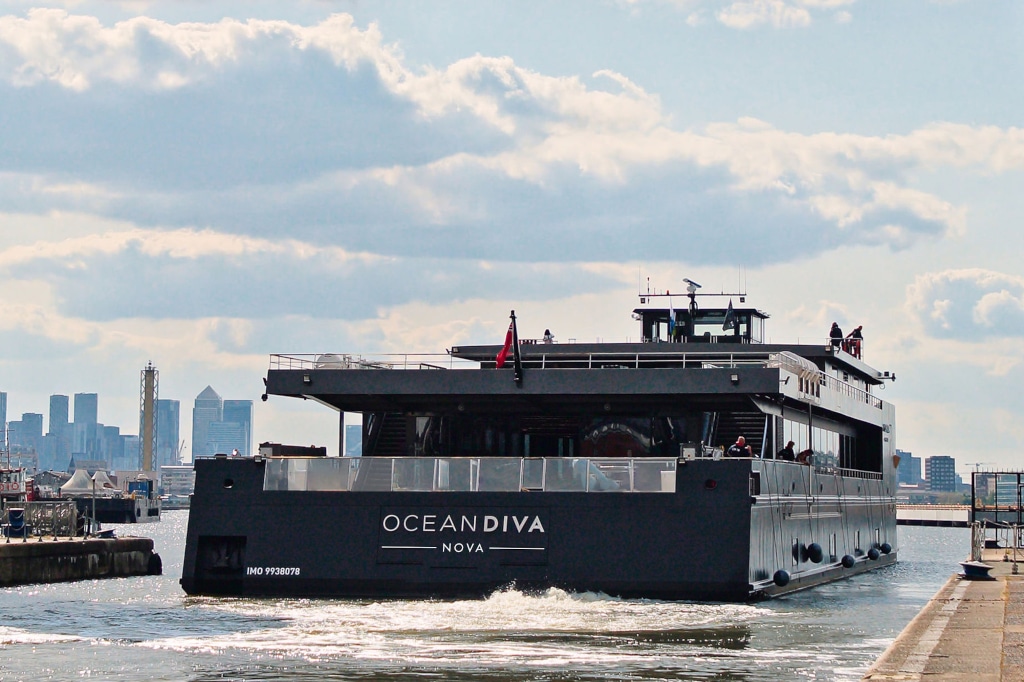 Oceandiva Nova auf dem Wasser